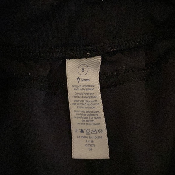 Ivivva garbage bag pants. Button detail on the bottom - Picture 4 of 4